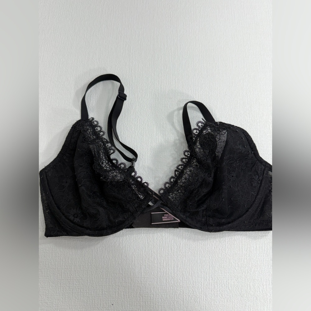 Victoria's Secret very sexy unlined plunge Lace Bra black size 36C